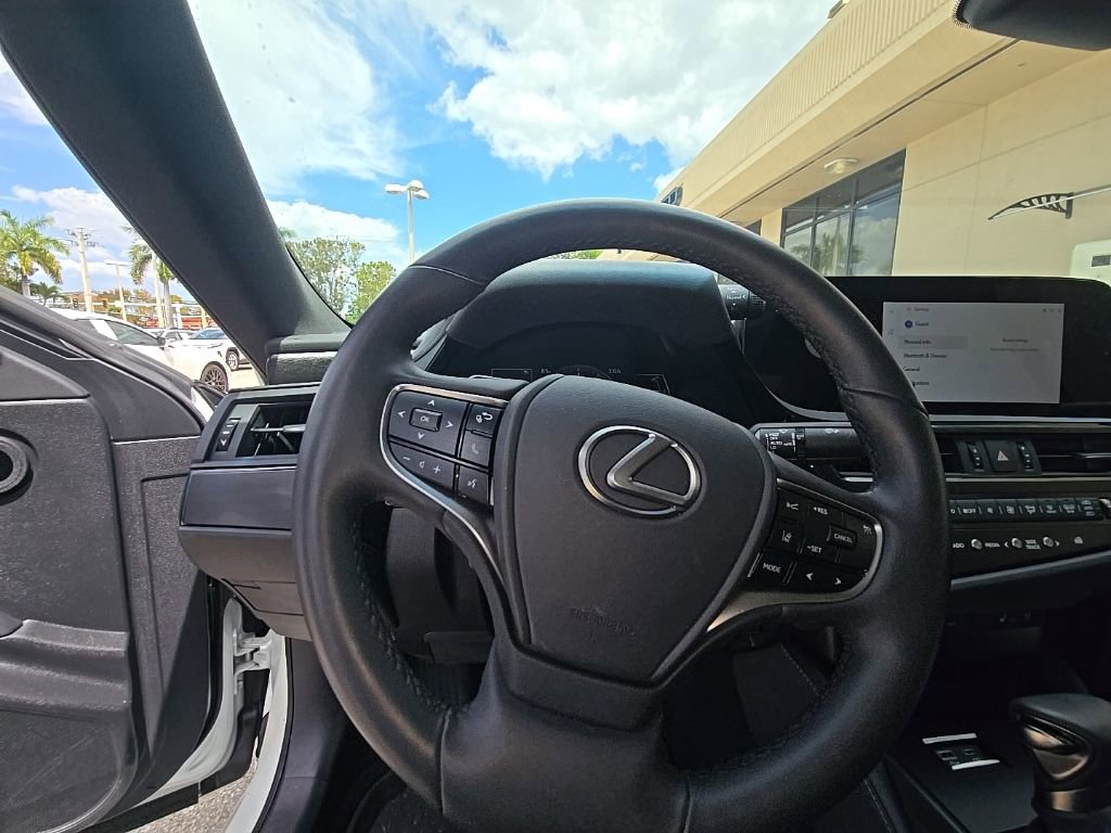 Certified 2024 Lexus ES 350 w/ Premium Package image 17