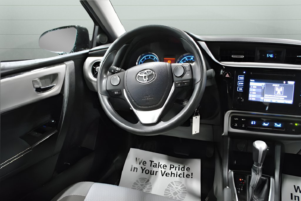 Used 2017 Toyota Corolla LE FWD image 21