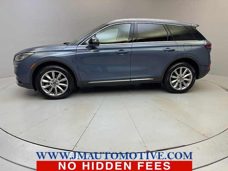 Used 2022 Lincoln Corsair AWD w/ Premium Package image 2
