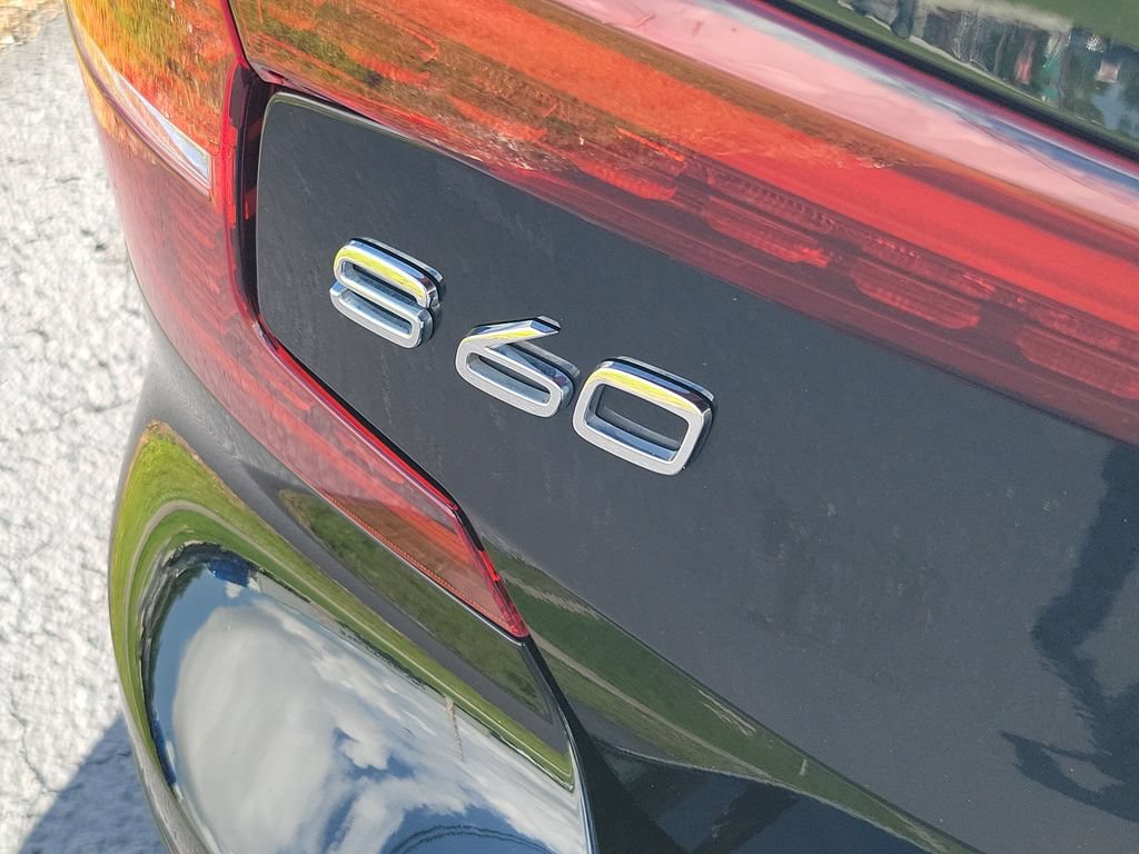 Used 2020 Volvo S60 T5 Momentum FWD image 10