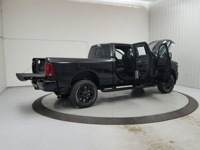 New 2026 RAM 2500 Laramie AWD/4WD image 15