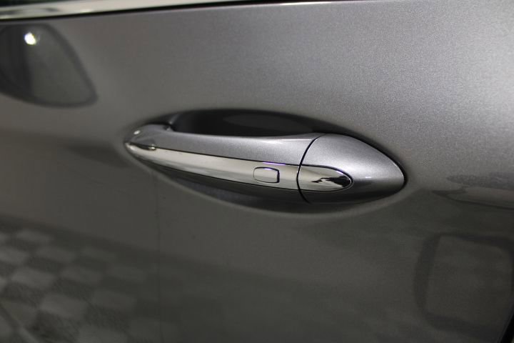 Used 2019 Buick Envision Essence w/ LPO, Cargo Package image 18