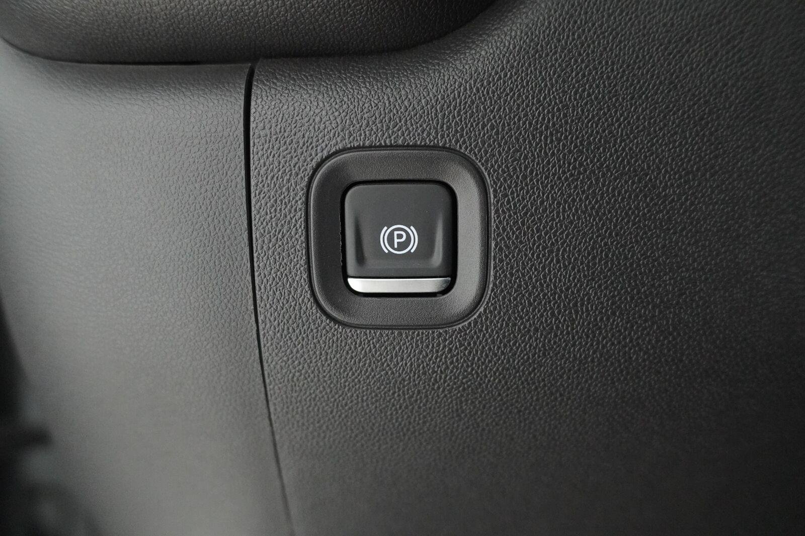 Used 2024 Chevrolet Silverado 1500 Custom RWD image 12