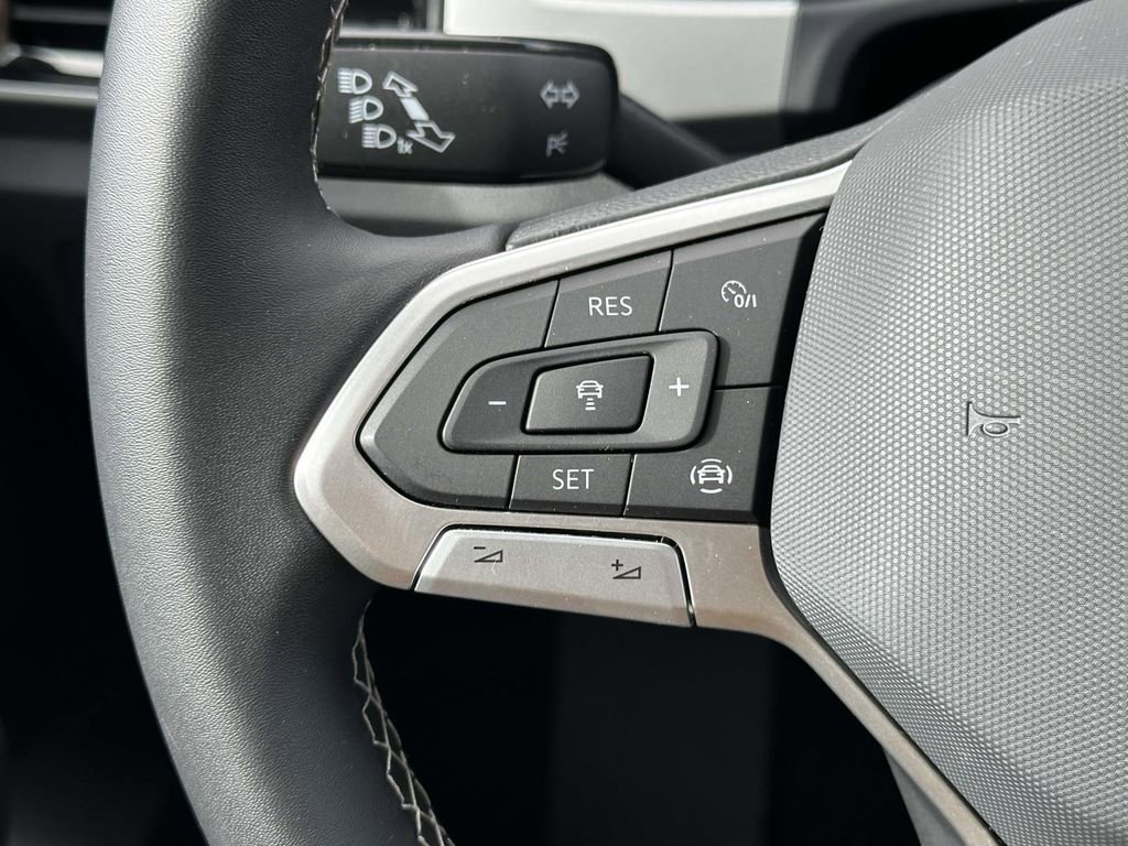 Certified 2023 Volkswagen Atlas SE w/ Panoramic Sunroof Package image 24