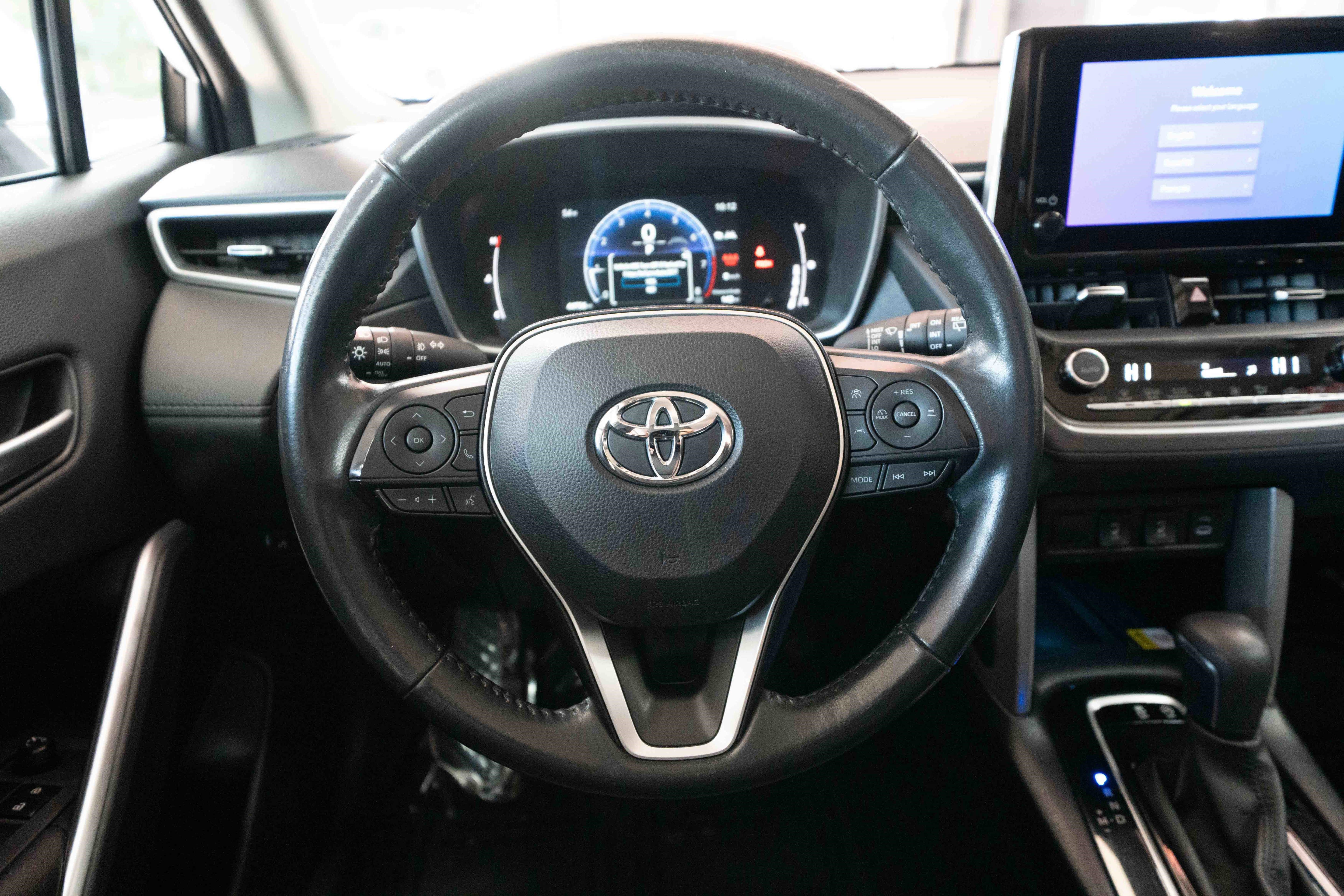 Used 2023 Toyota Corolla Cross XLE image 21