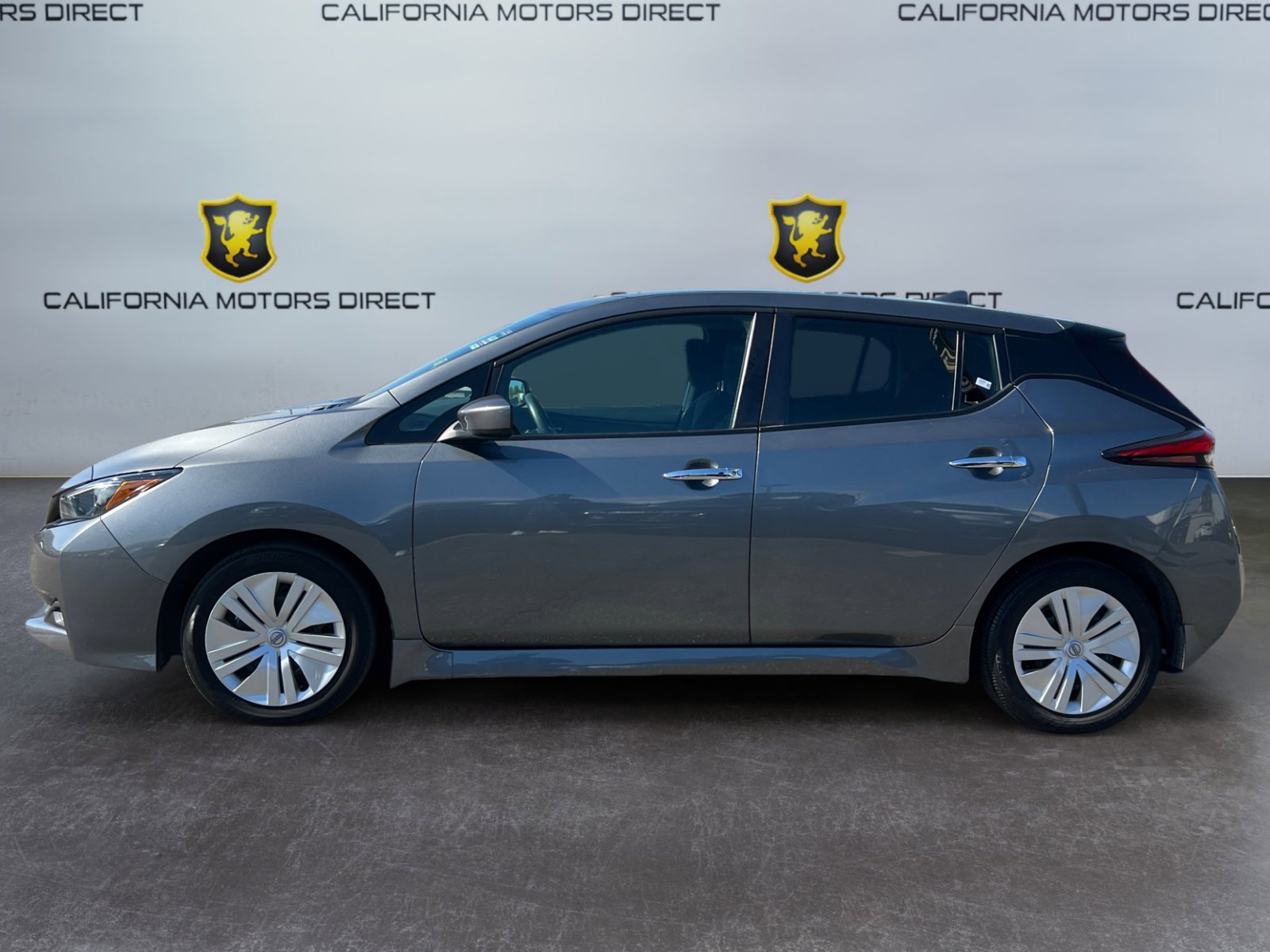 Used 2024 Nissan Leaf S image 2