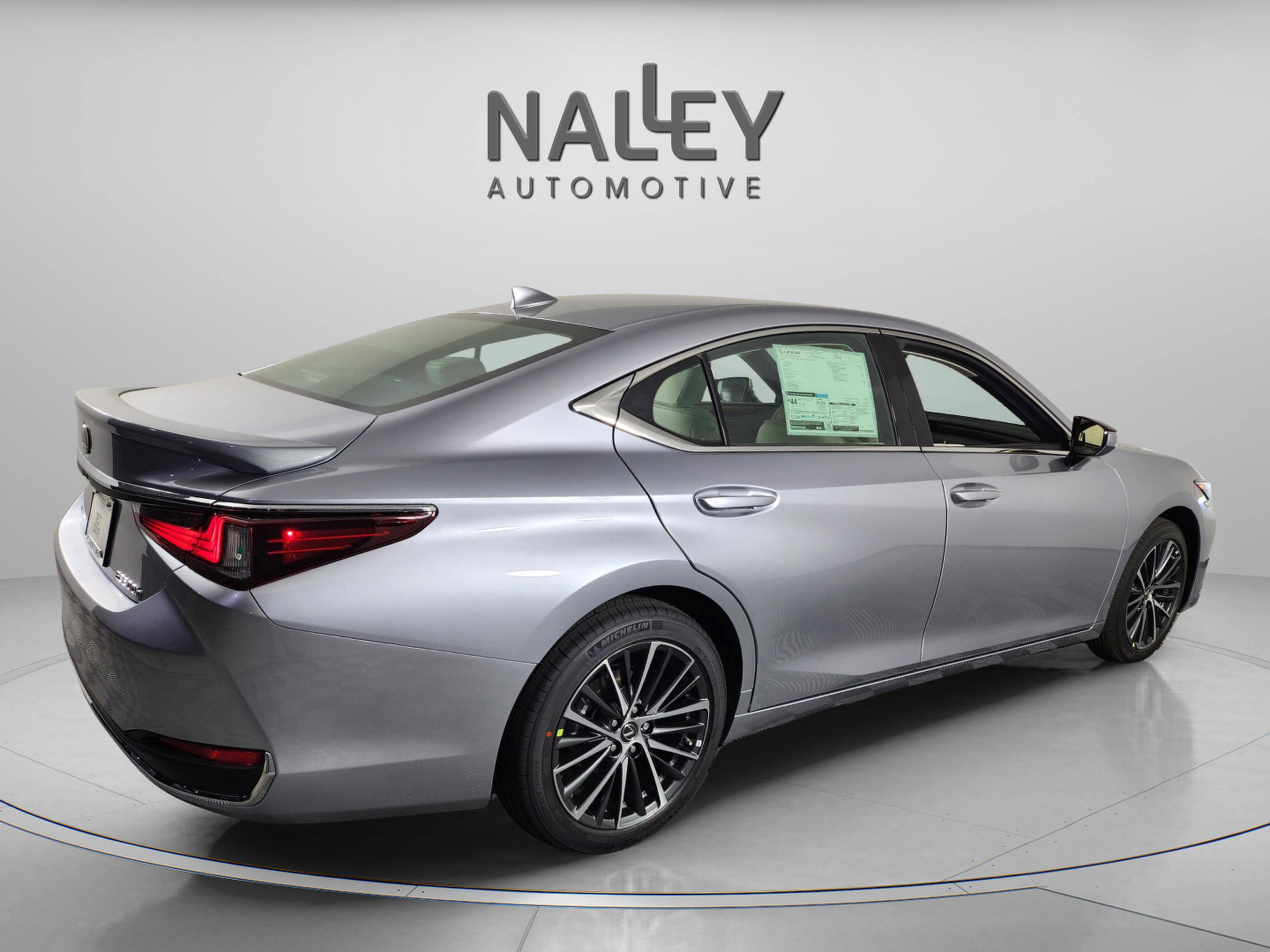 New 2025 Lexus ES 300h w/ Premium Package image 5