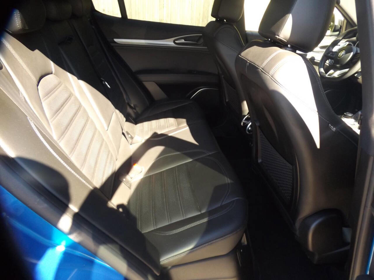 Used 2022 Alfa Romeo Stelvio Veloce image 19