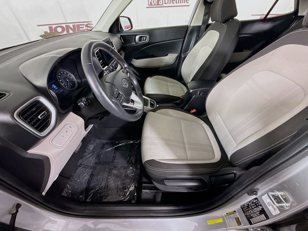 Used 2020 Hyundai Venue SEL w/ Convenience + Premium Package image 25