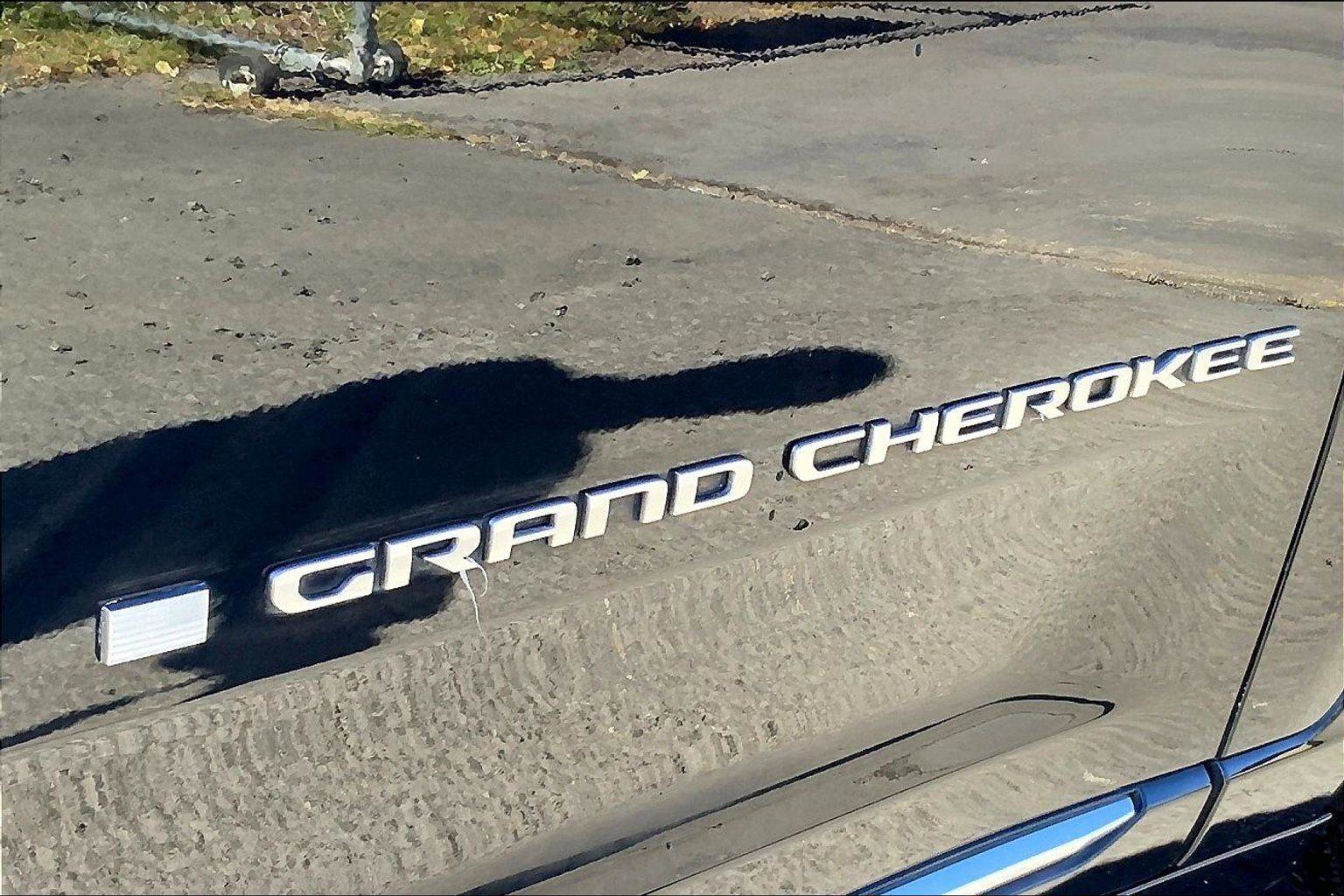 Certified 2021 Jeep Grand Cherokee L Summit w/ Advanced Protech Group IV image 8