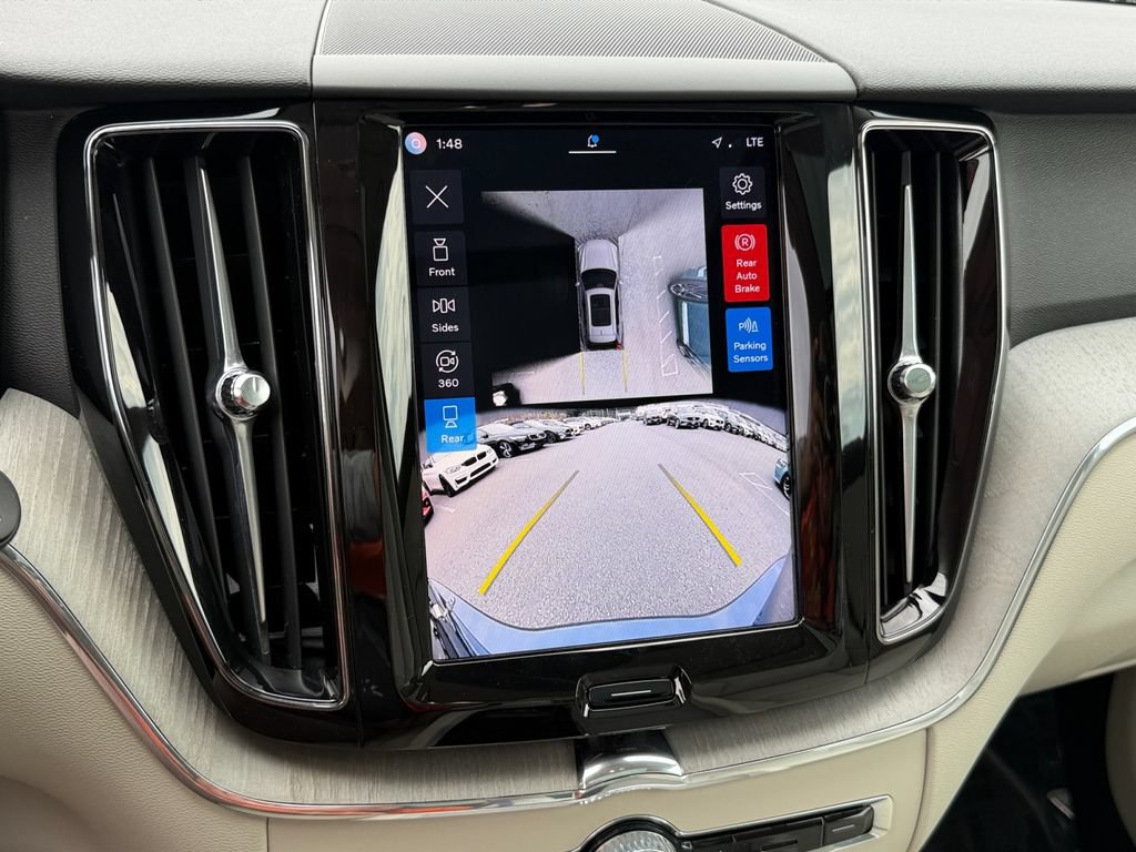 Certified 2024 Volvo XC60 B5 Plus w/ Climate Package AWD/4WD image 22