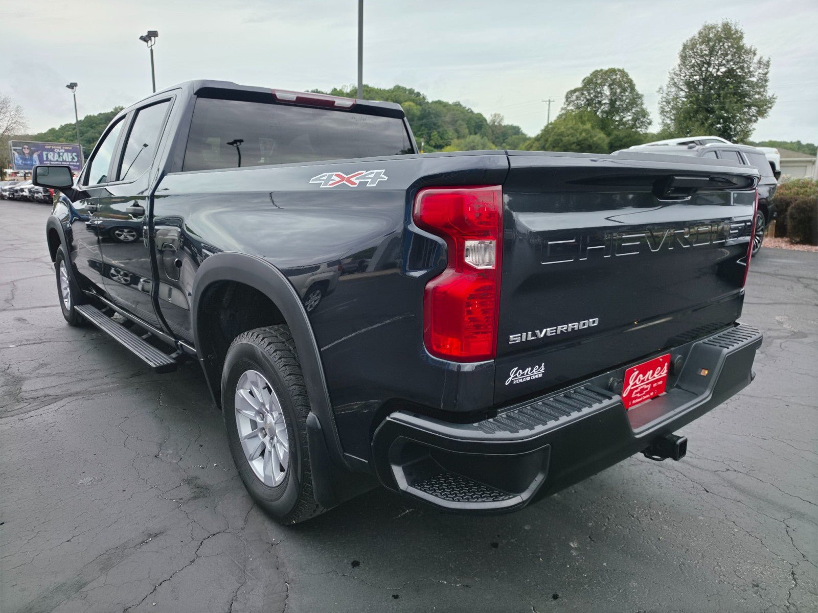 Used 2022 Chevrolet Silverado 1500 W/T w/ WT Value Package AWD/4WD image 3