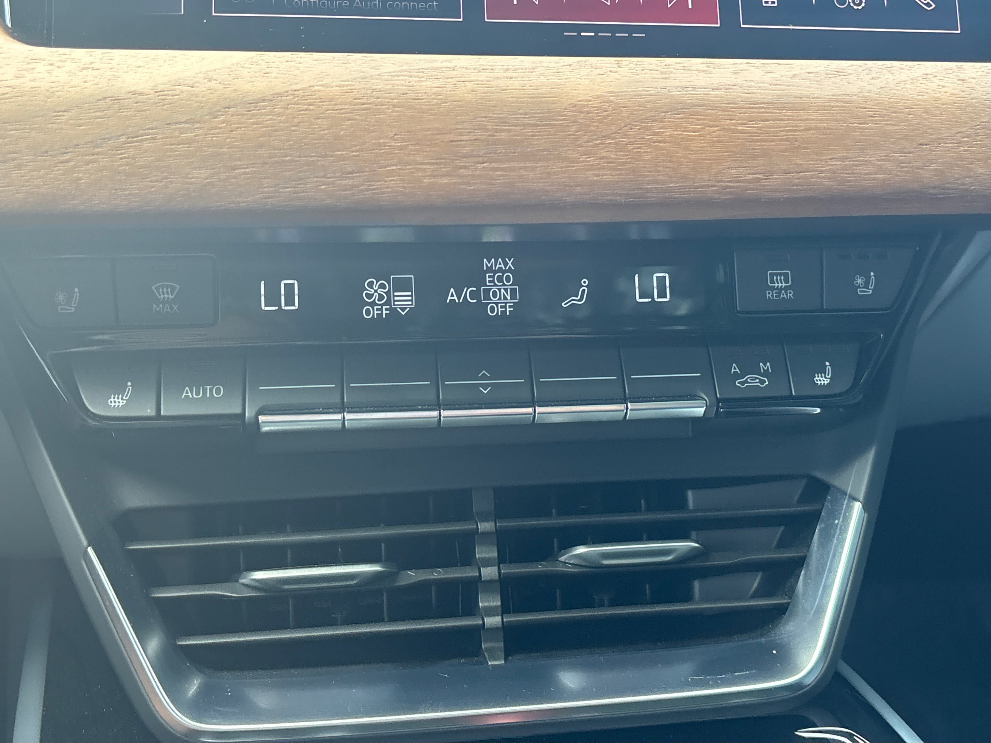 Used 2024 Audi e-tron GT Premium Plus image 56