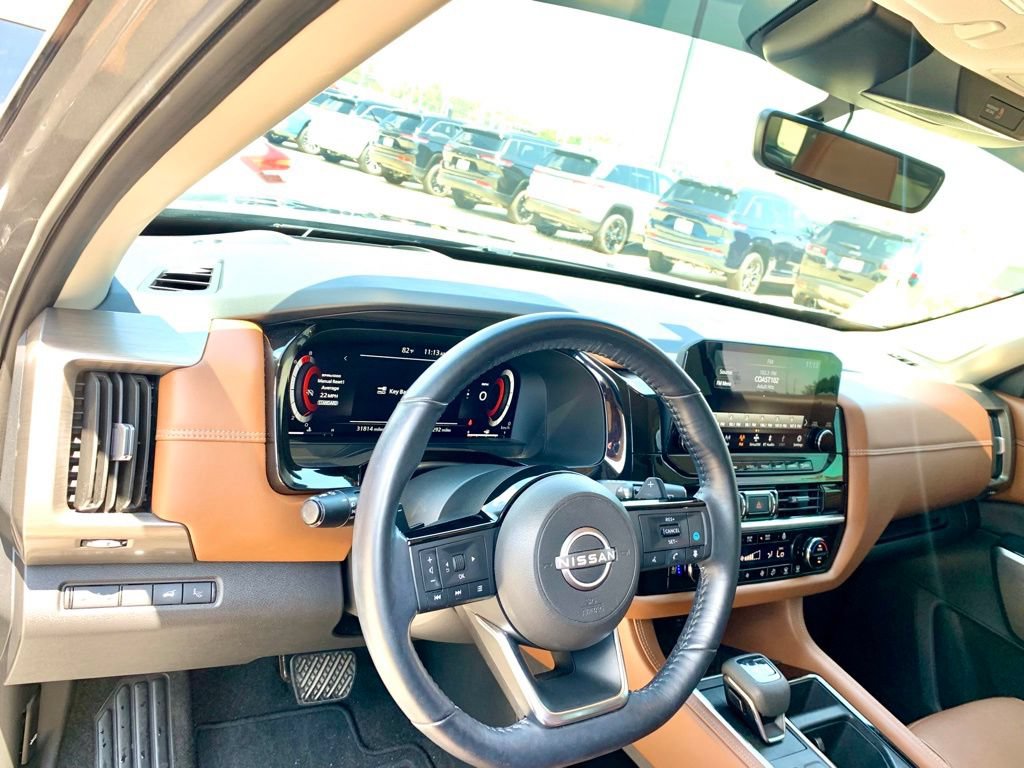 Used 2023 Nissan Pathfinder Platinum w/ Cargo Package FWD image 12