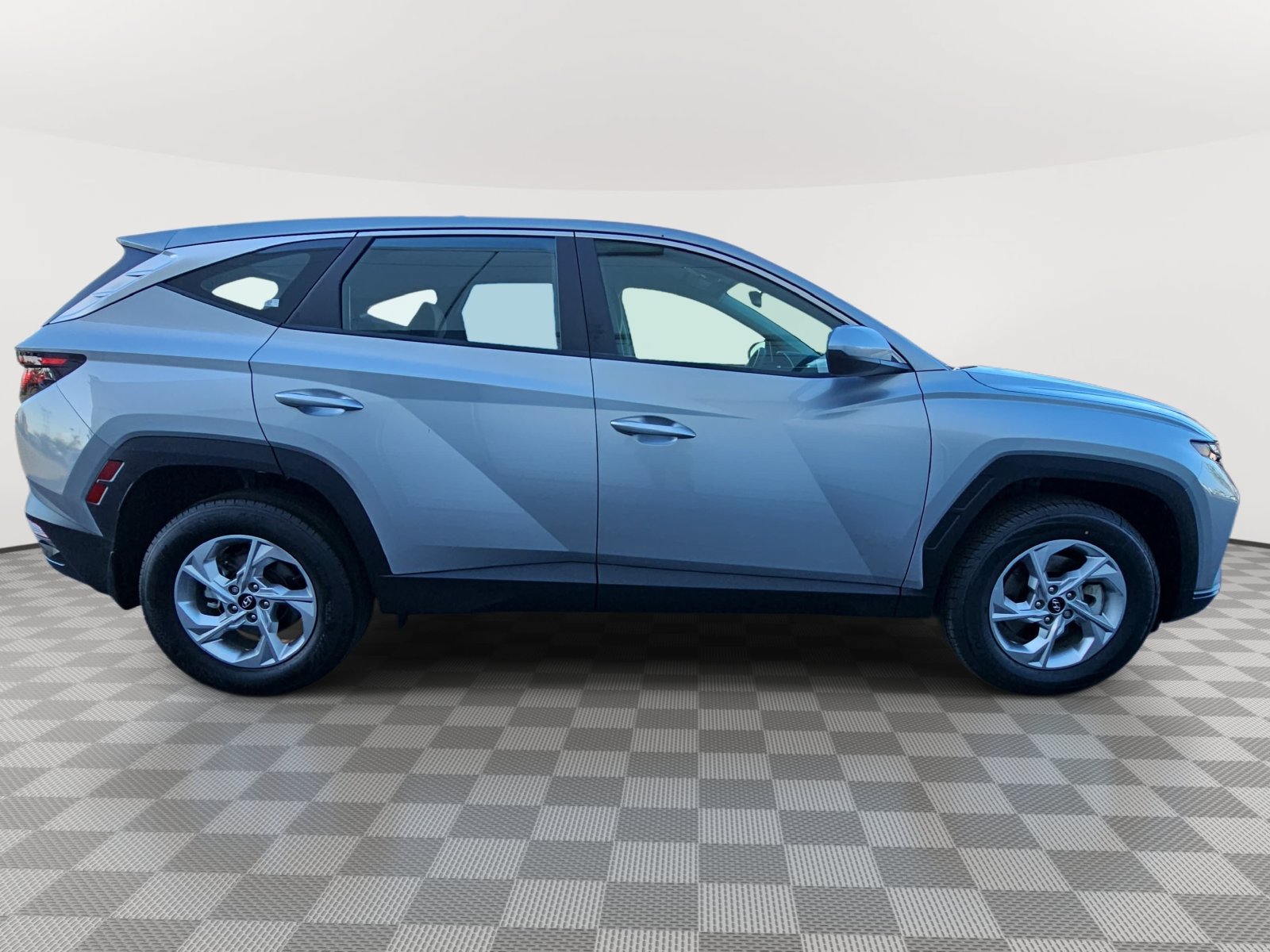 Used 2023 Hyundai Tucson SE AWD/4WD image 4