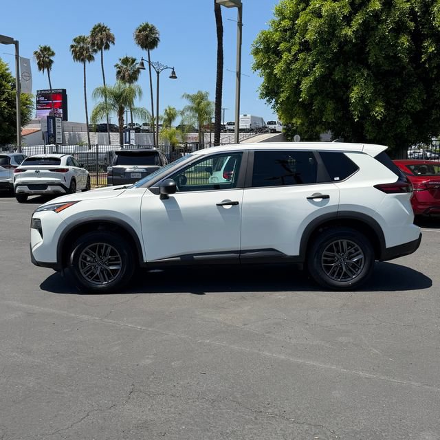 Used 2024 Nissan Rogue S FWD image 4