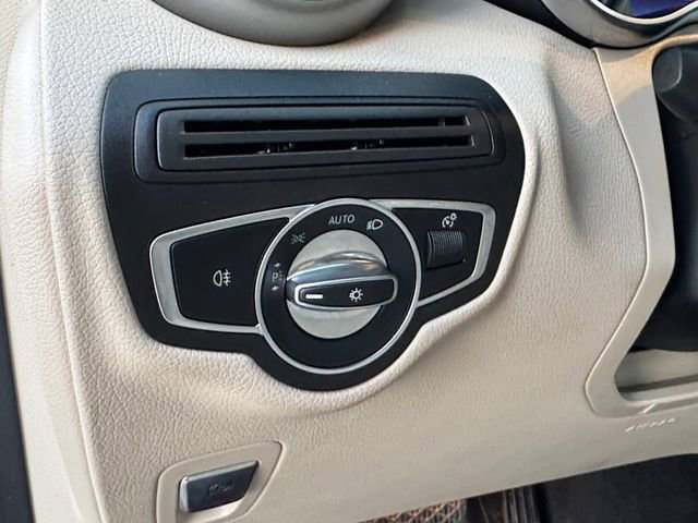 Used 2021 Mercedes-Benz GLC 300 image 6