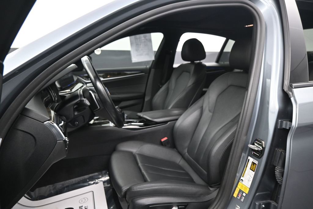 Used 2018 BMW 530e image 31