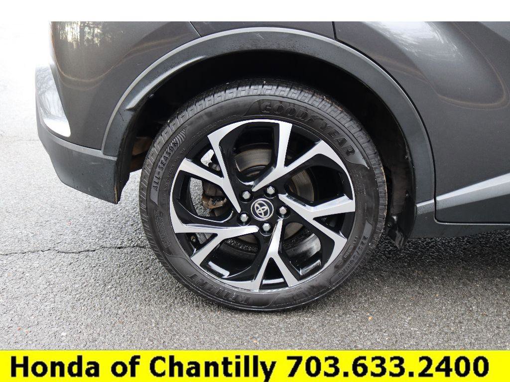 Used 2021 Toyota C-HR XLE image 31