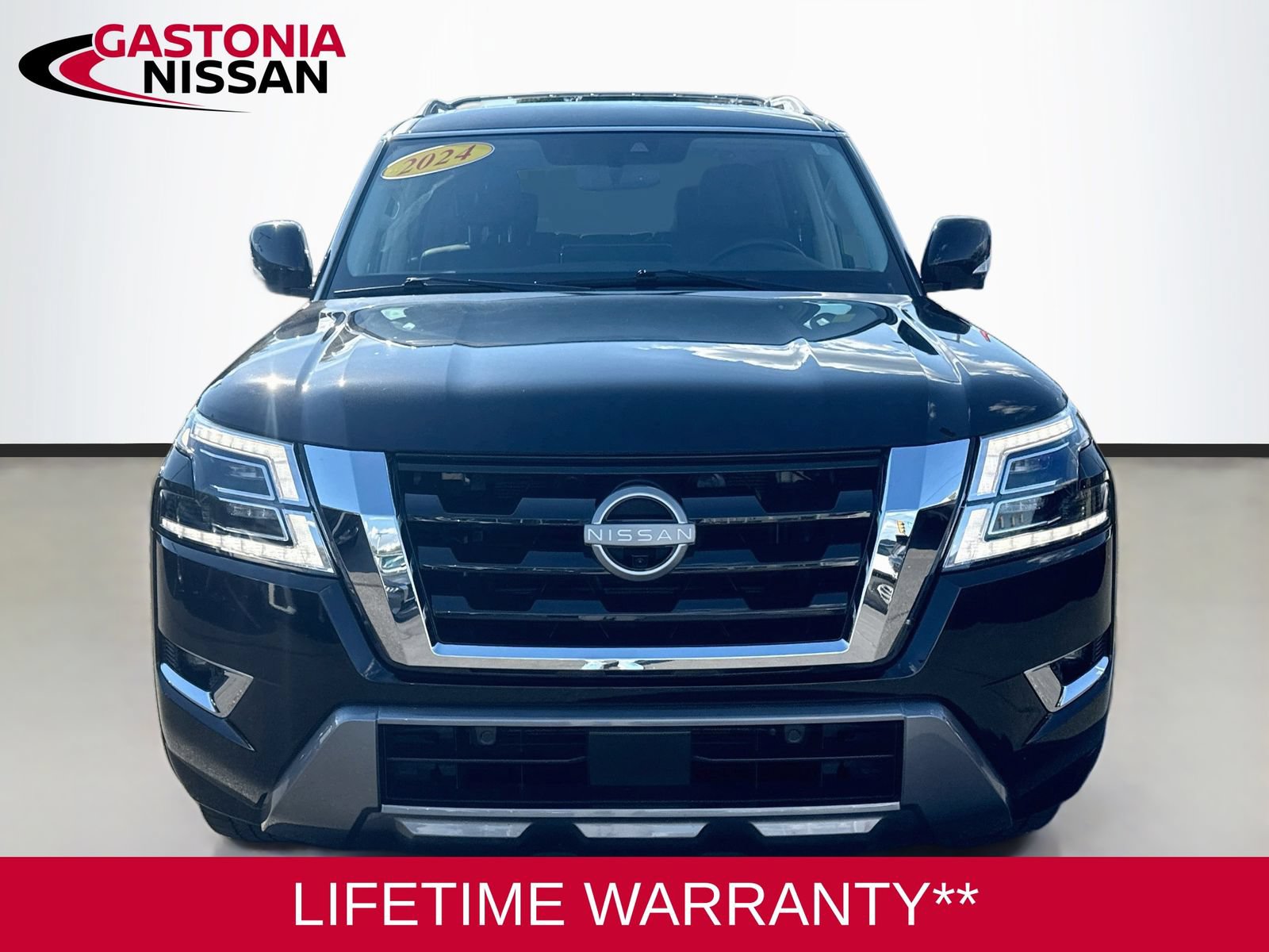 Used 2024 Nissan Armada SL w/ Captain's Chairs Package RWD image 2