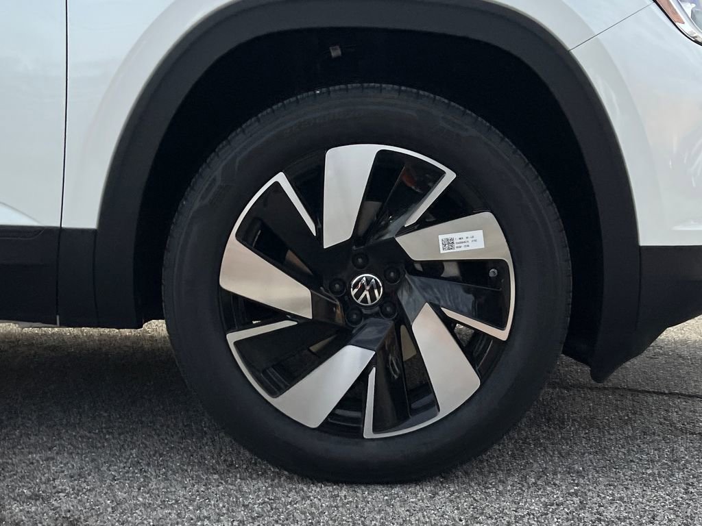 New 2026 Volkswagen Atlas Cross Sport SE image 7
