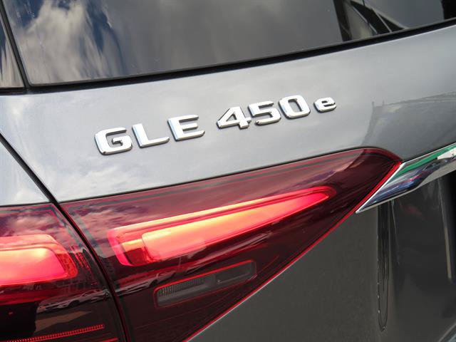 Used 2025 Mercedes-Benz GLE 450e 4MATIC w/ Driver Assistance Package image 33