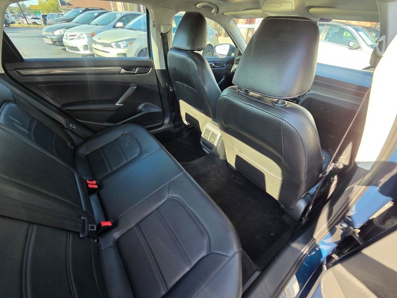 Used 2020 Volkswagen Passat 2.0T R-Line FWD image 16
