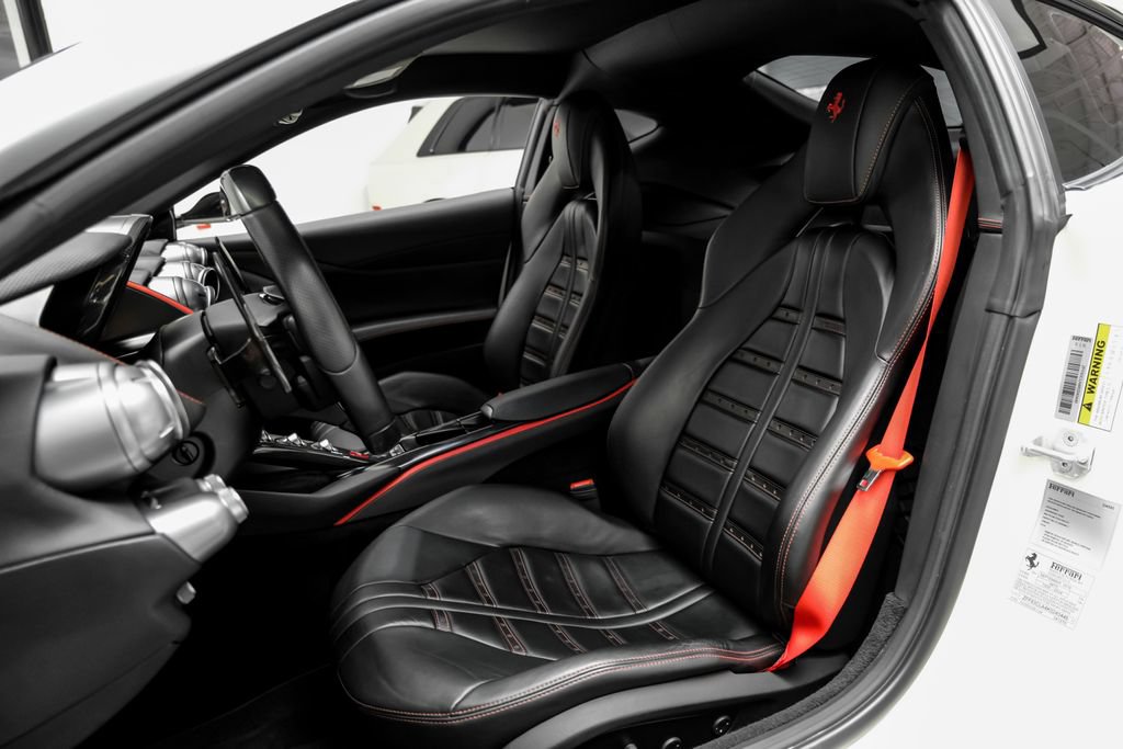 Used 2019 Ferrari 812 Superfast RWD image 40