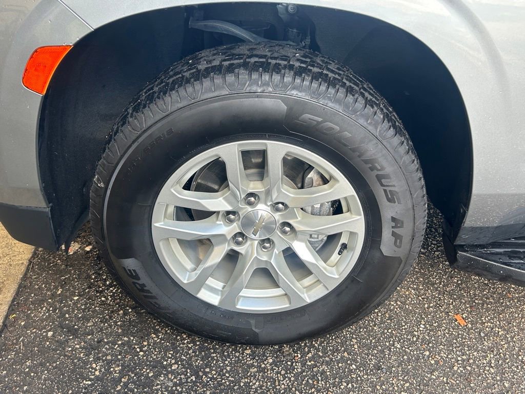 Used 2023 Chevrolet Suburban LT image 16