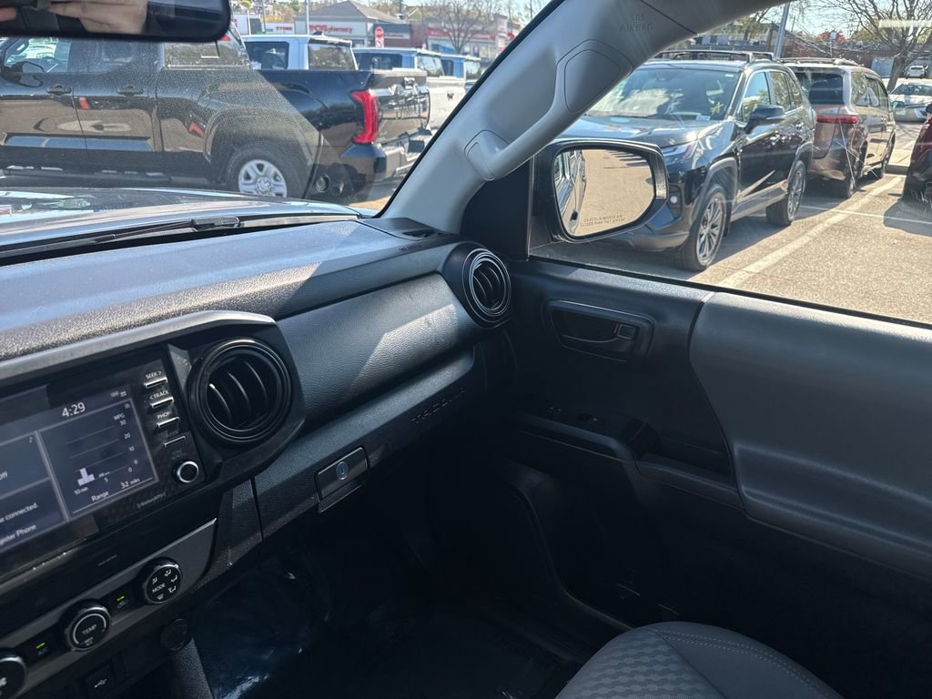 Used 2020 Toyota Tacoma SR AWD/4WD image 40