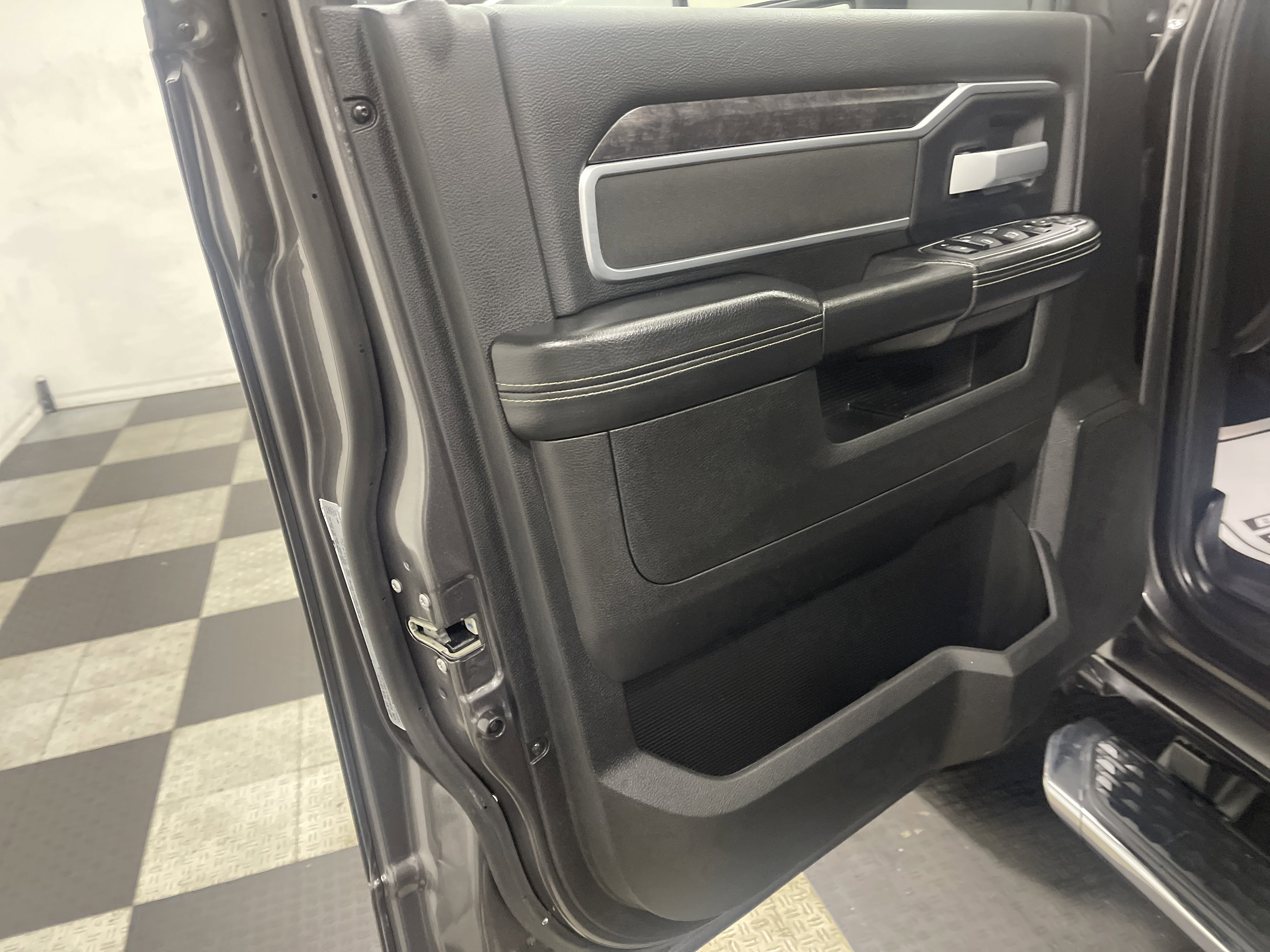 Used 2024 RAM 2500 Big Horn image 10