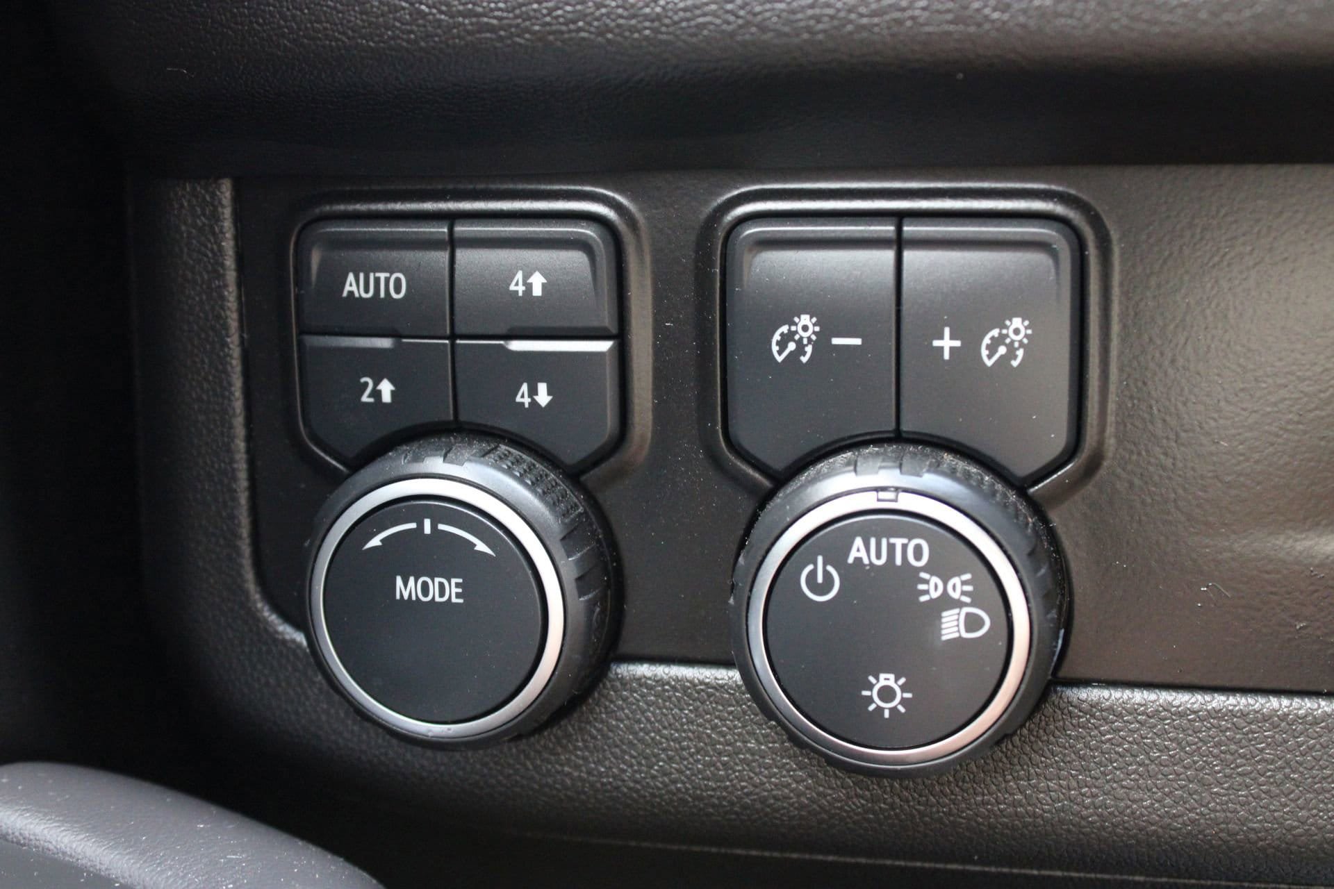 Used 2023 Chevrolet Suburban High Country AWD/4WD image 29