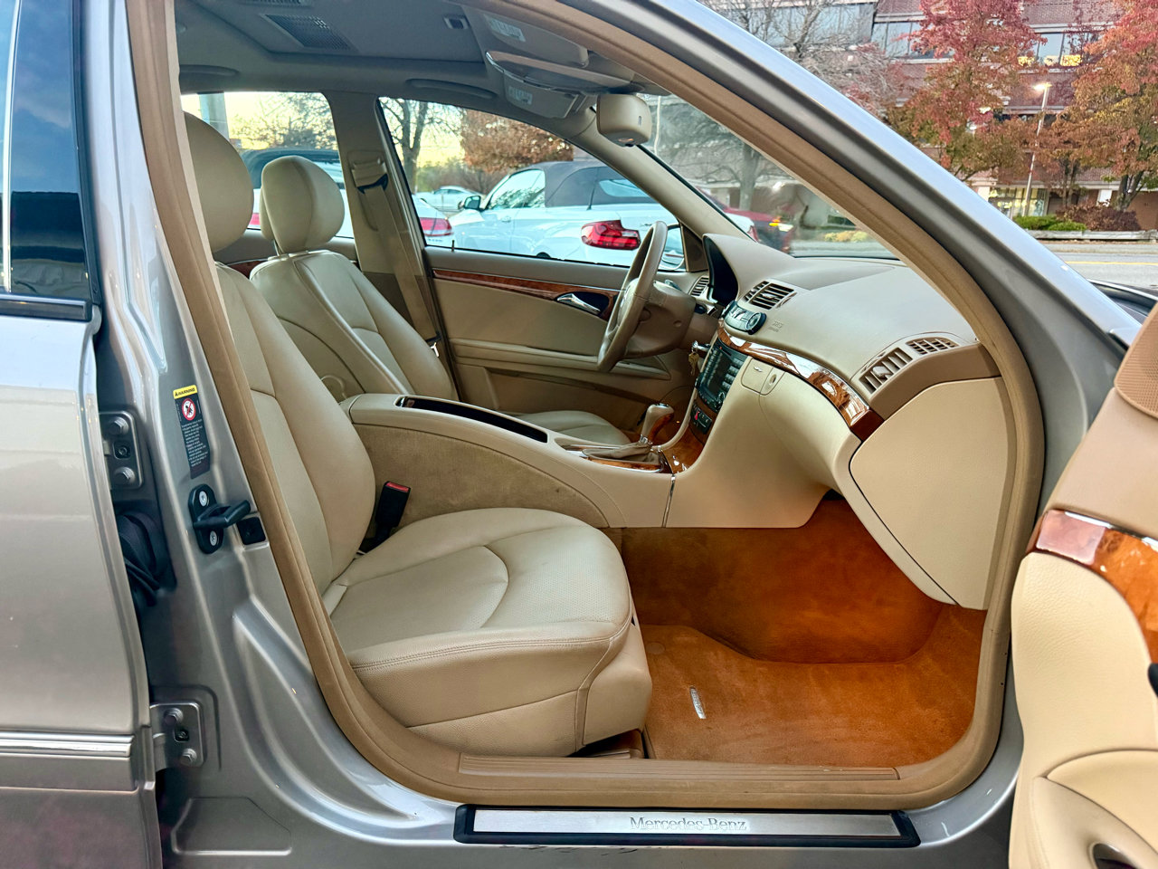 Used 2008 Mercedes-Benz E 350 Luxury image 25