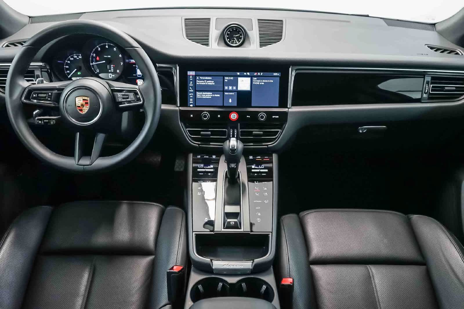 Certified 2026 Porsche Macan AWD/4WD image 18