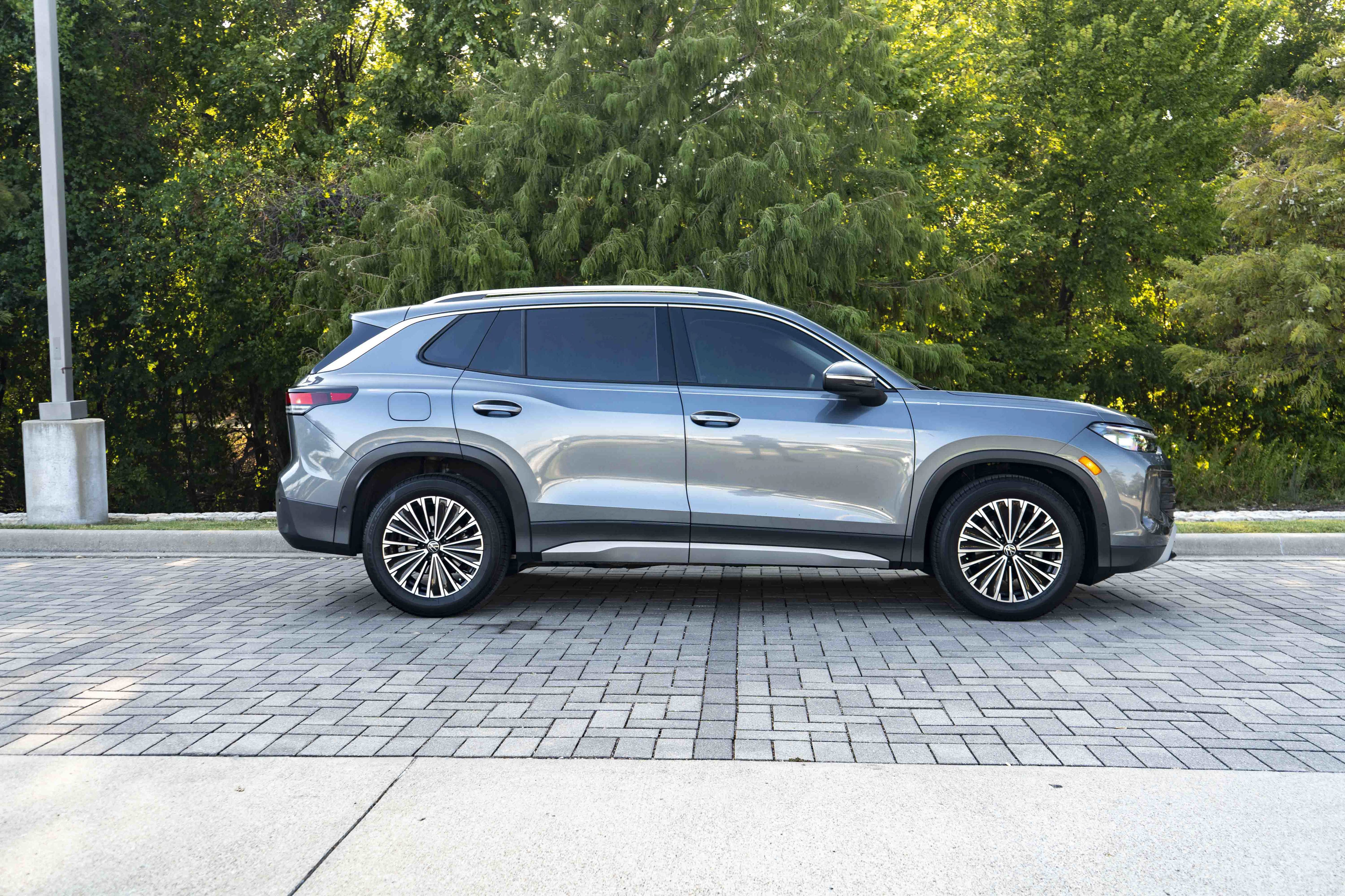 Certified 2026 Volkswagen Tiguan S FWD image 9