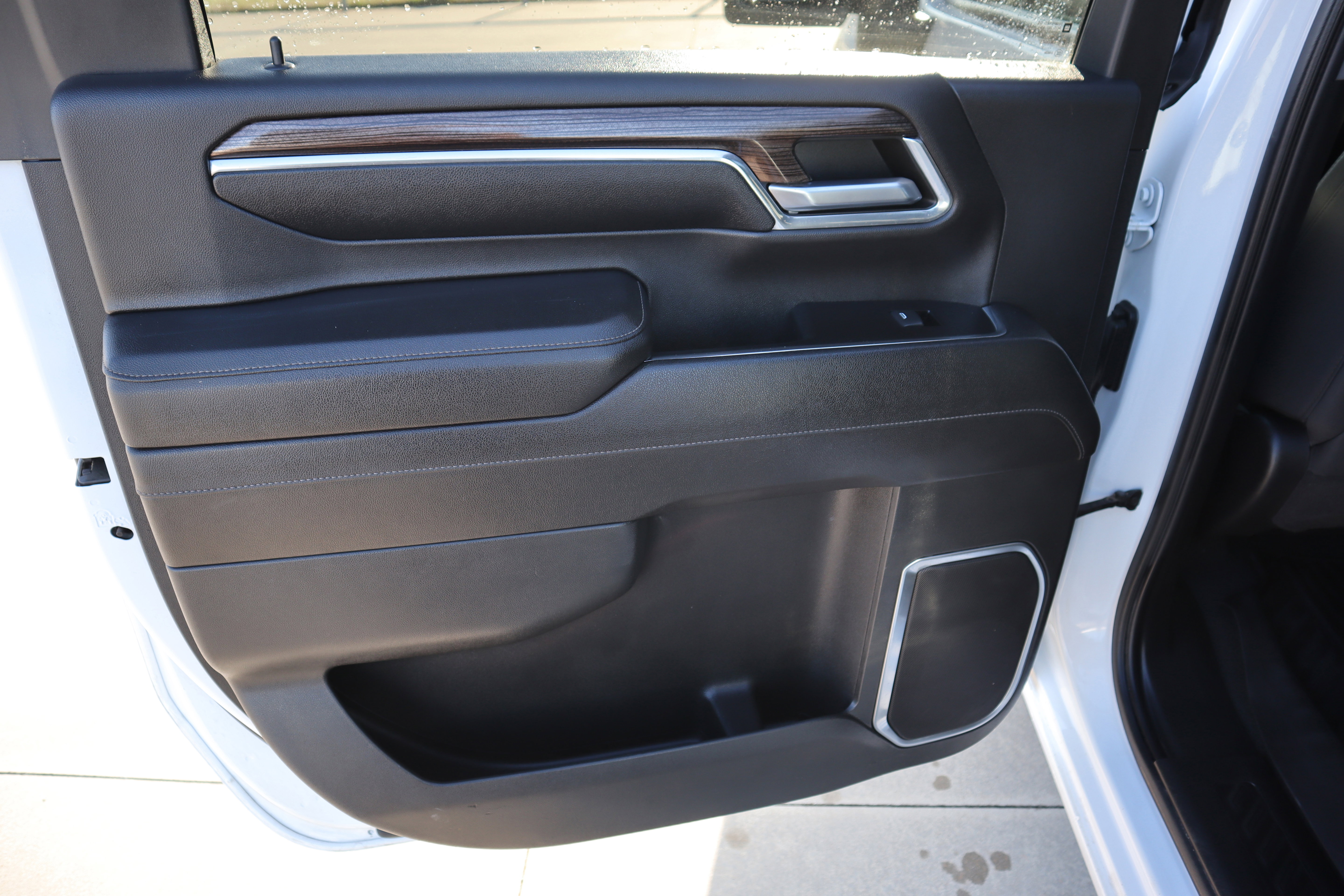 Used 2024 Chevrolet Silverado 3500 LT w/ Convenience Package image 15