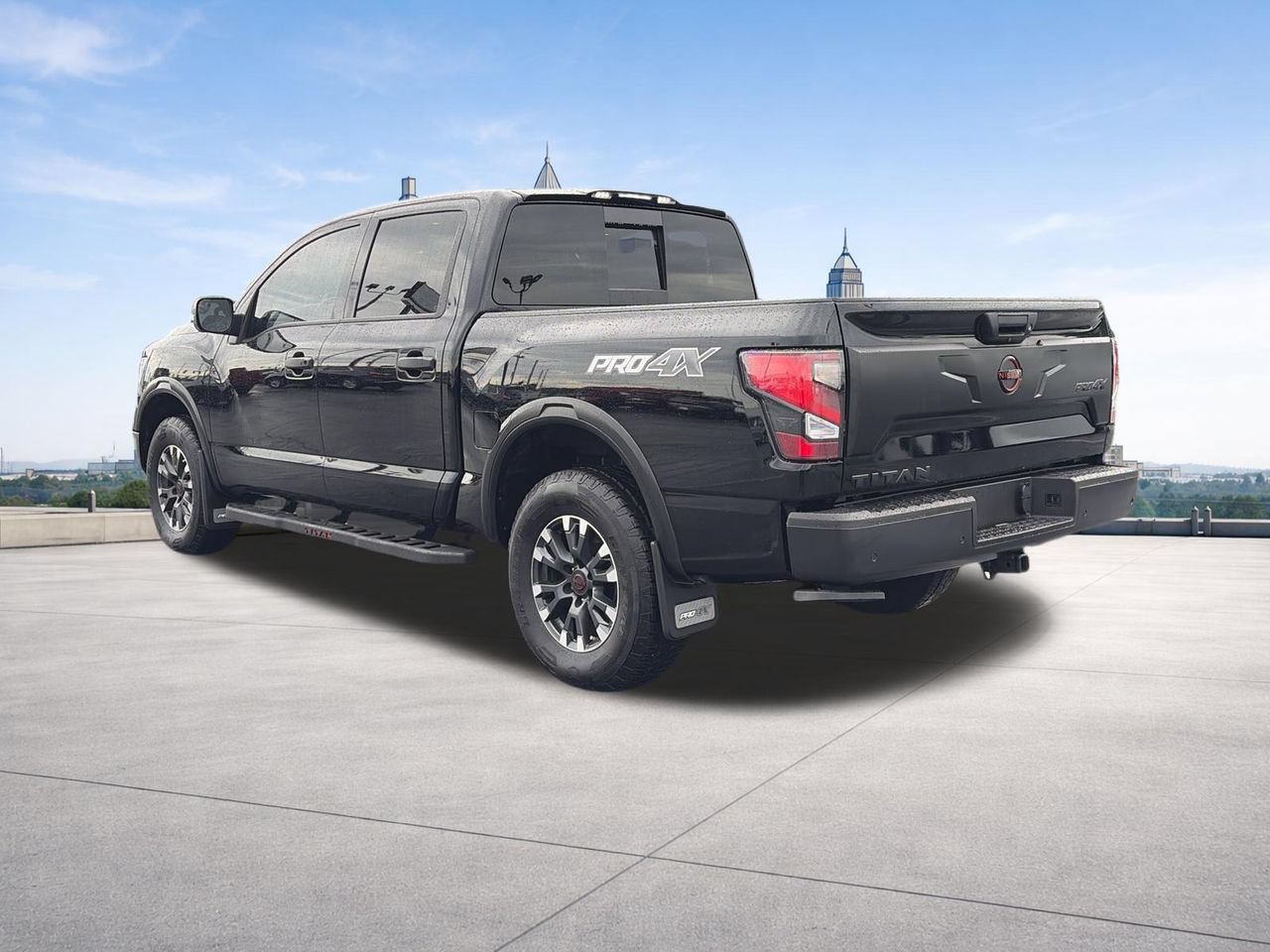 Used 2024 Nissan Titan PRO-4X w/ Pro-4x Convenience Package AWD/4WD image 28