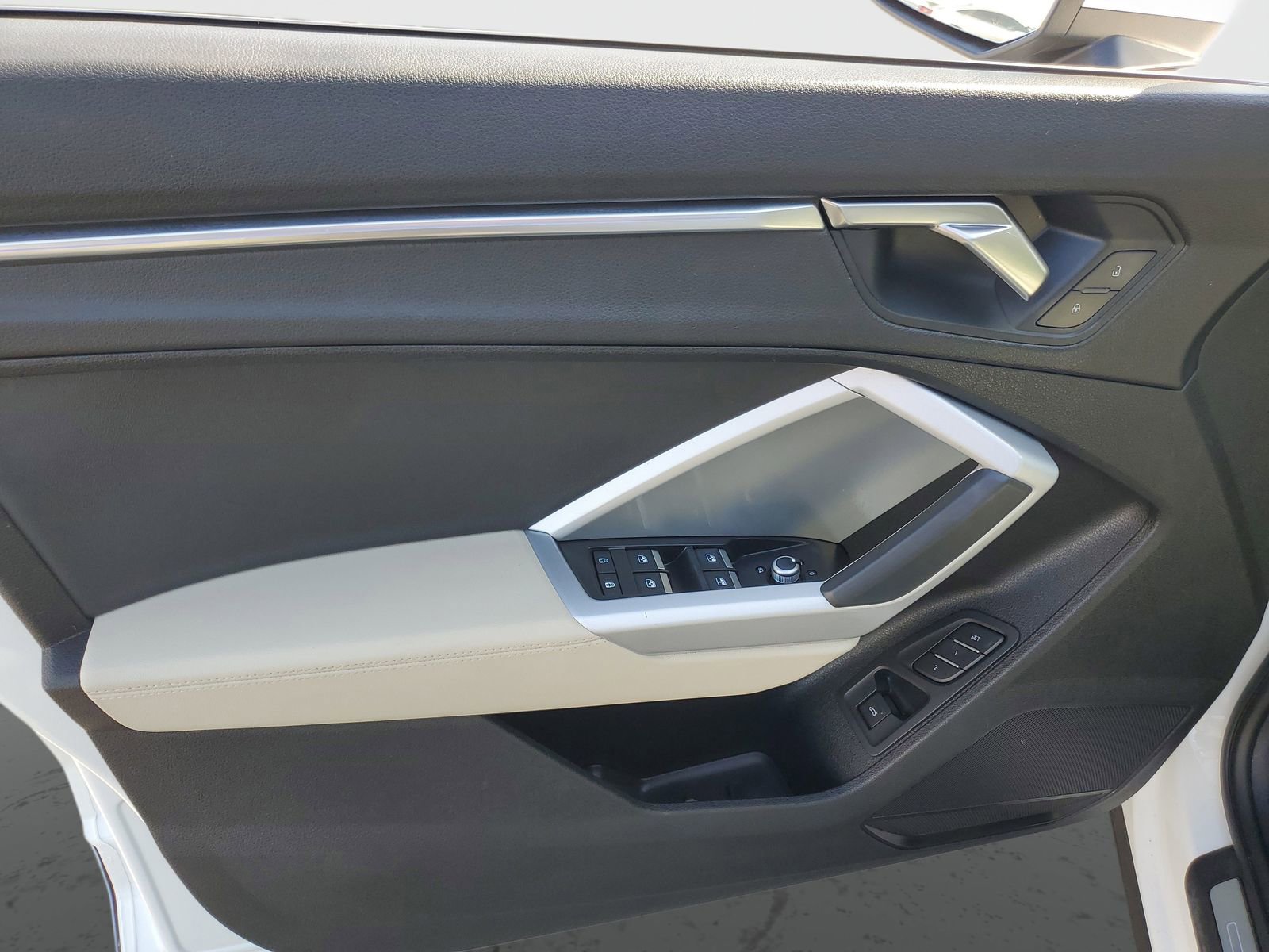 Used 2023 Audi Q3 2.0T Premium Plus w/ Premium Plus Package image 20