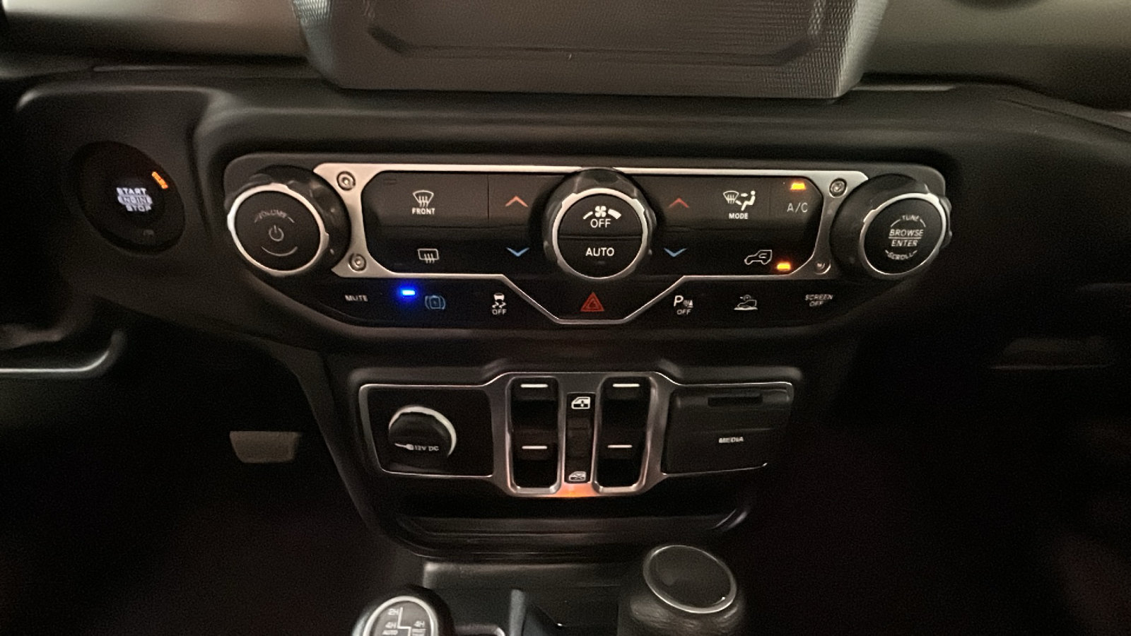 Used 2023 Jeep Wrangler Unlimited w/ Safety Group AWD/4WD image 26