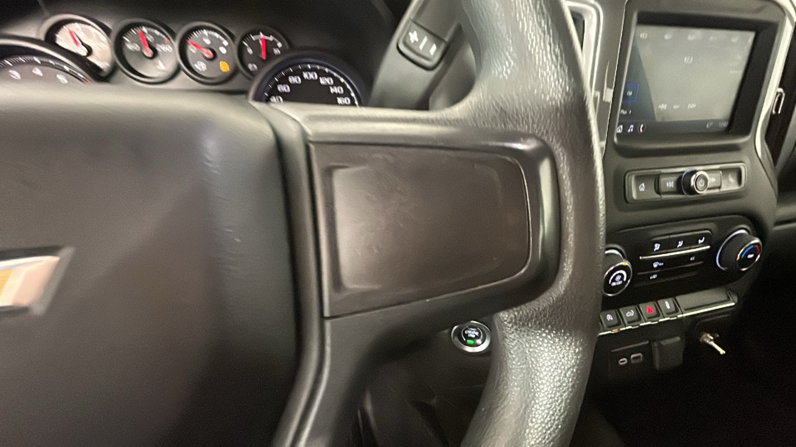 Used 2022 Chevrolet Silverado 1500 W/T w/ Trailering Package AWD/4WD image 19