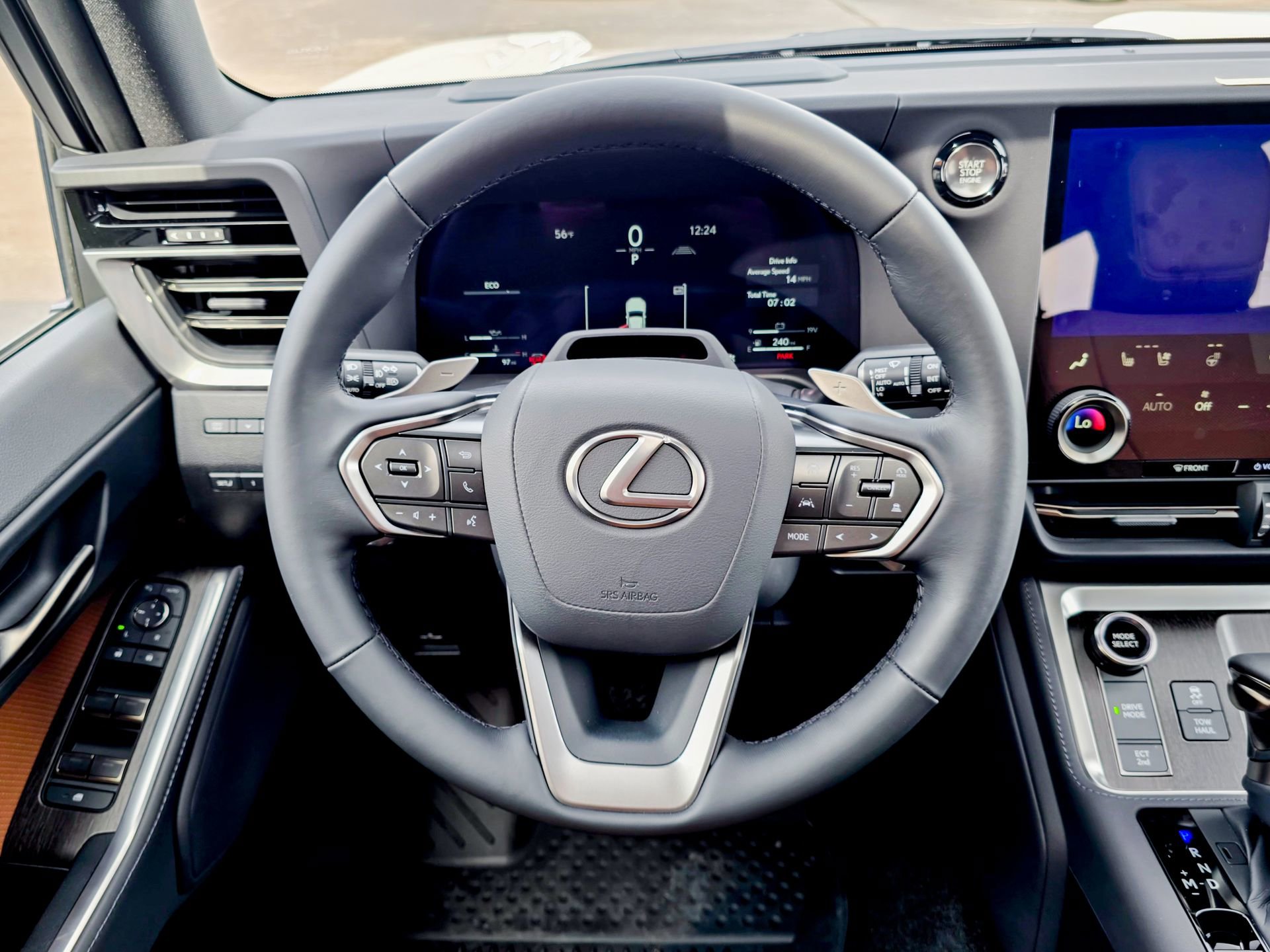 Used 2026 Lexus GX 550 w/ Accessory Package (2T) image 32