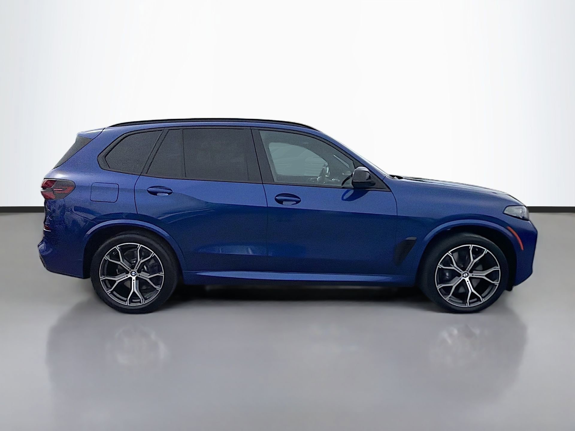 Certified 2026 BMW X5 M60i image 3