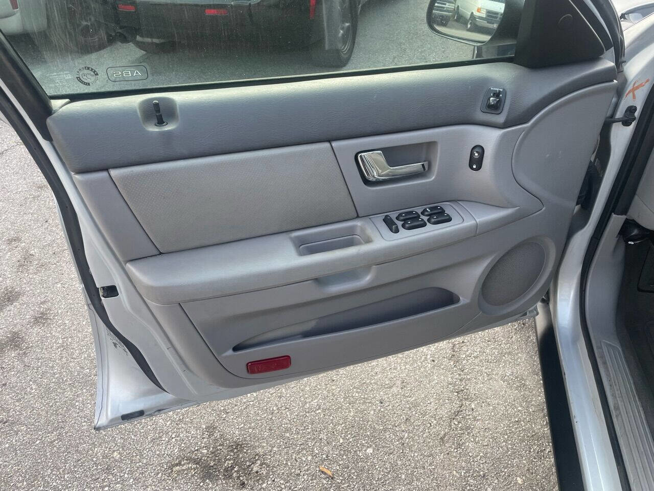 Used 2003 Ford Taurus SES image 17