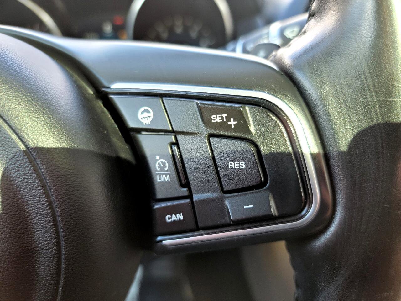 Used 2017 Jaguar XE Prestige image 27