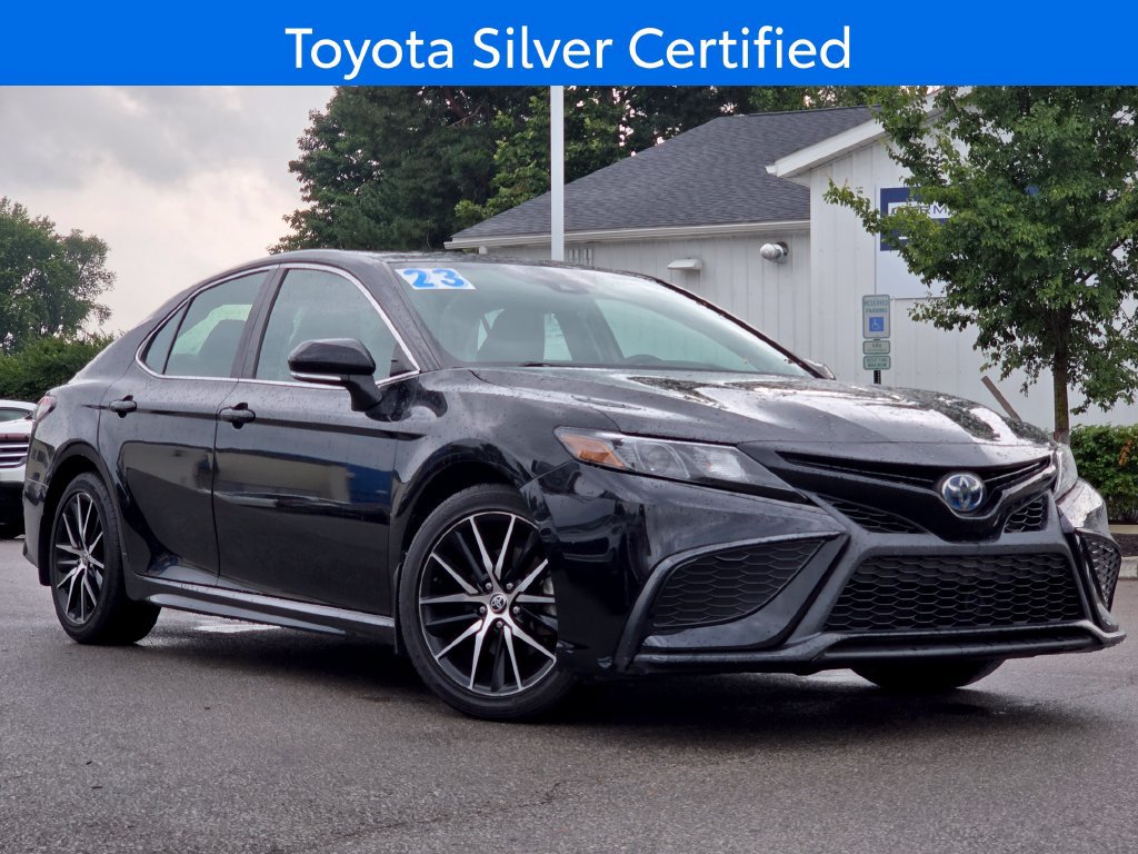 Used 2023 Toyota Camry SE FWD image 2