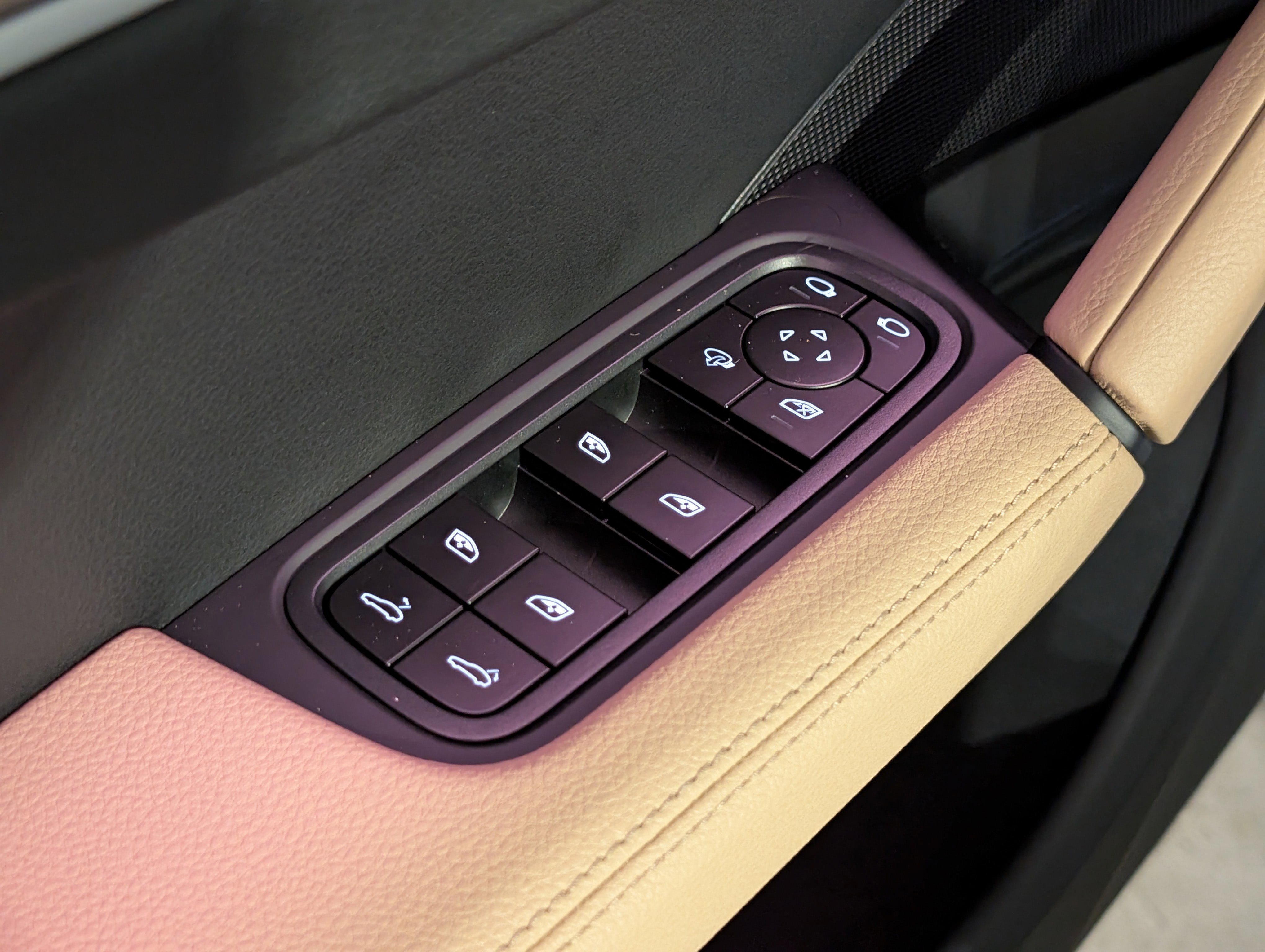 Certified 2025 Porsche Cayenne Coupe image 21