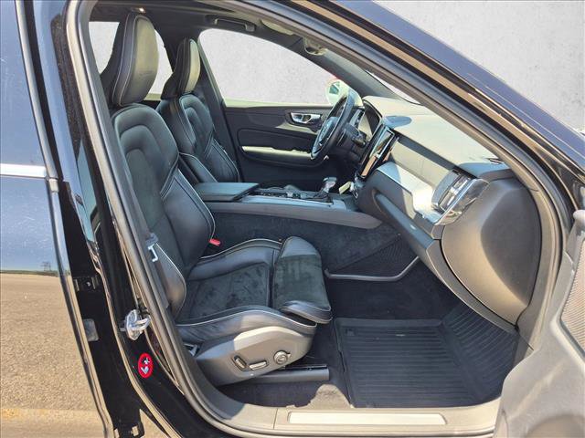 Used 2019 Volvo XC60 T5 R-Design w/ Protection Package Premier AWD/4WD image 21