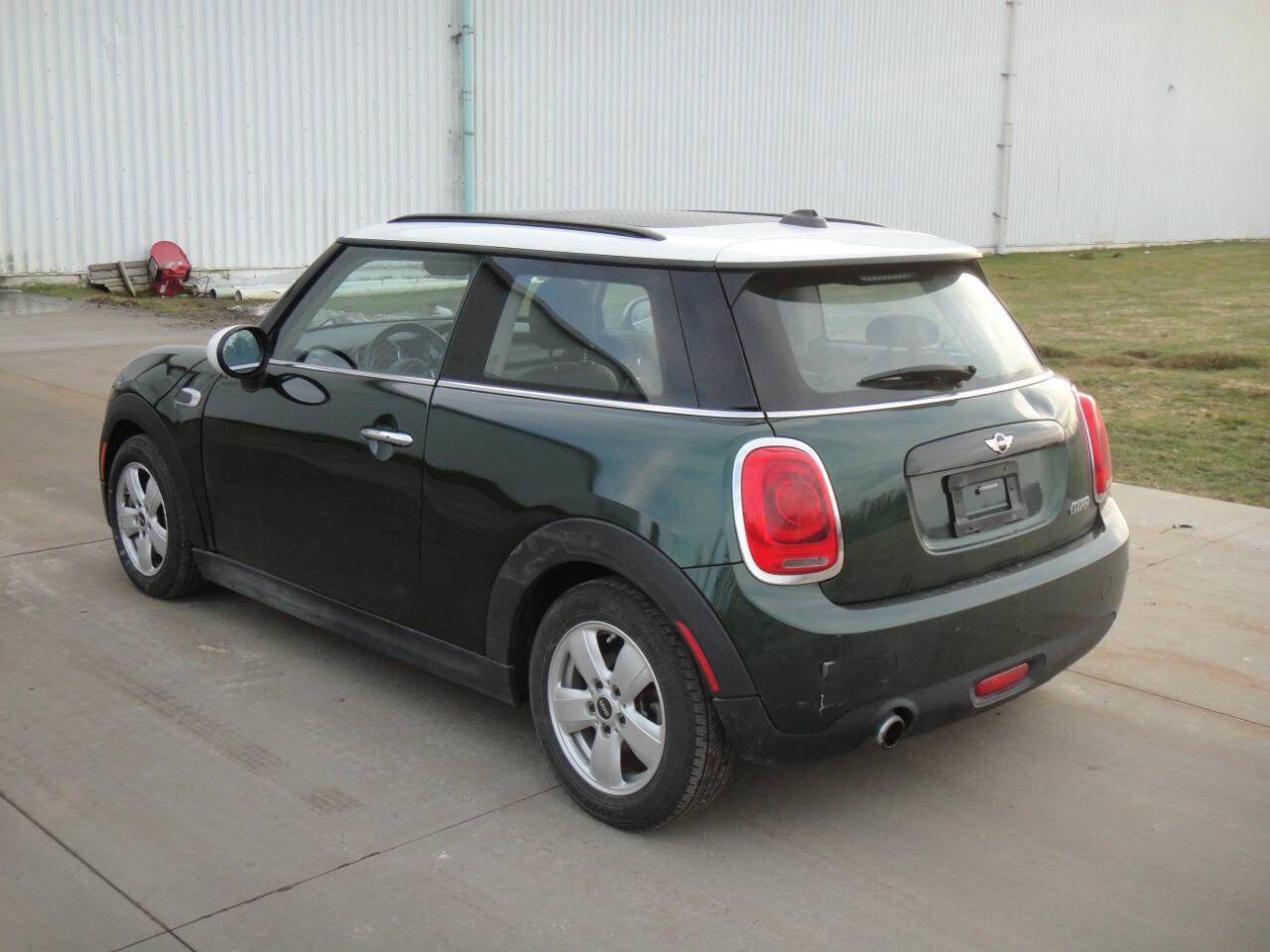 Used 2017 MINI Cooper 2-Door Hardtop image 8