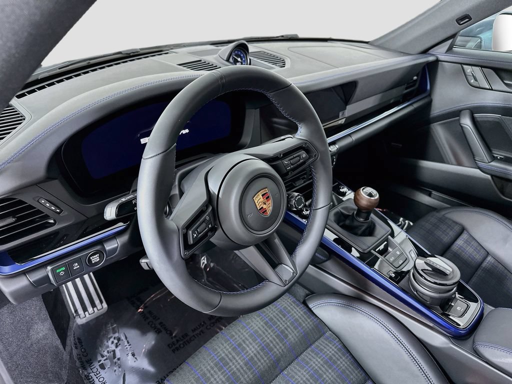 New 2026 Porsche 911 Carrera T RWD image 4