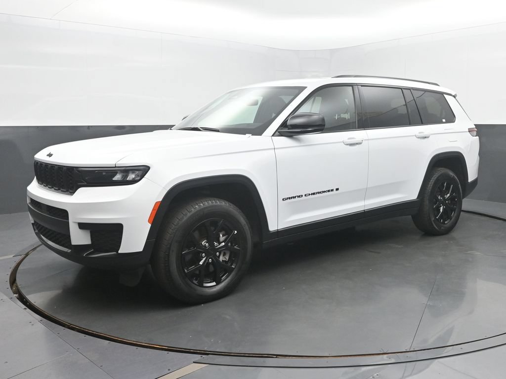 Used 2025 Jeep Grand Cherokee L Laredo AWD/4WD image 1